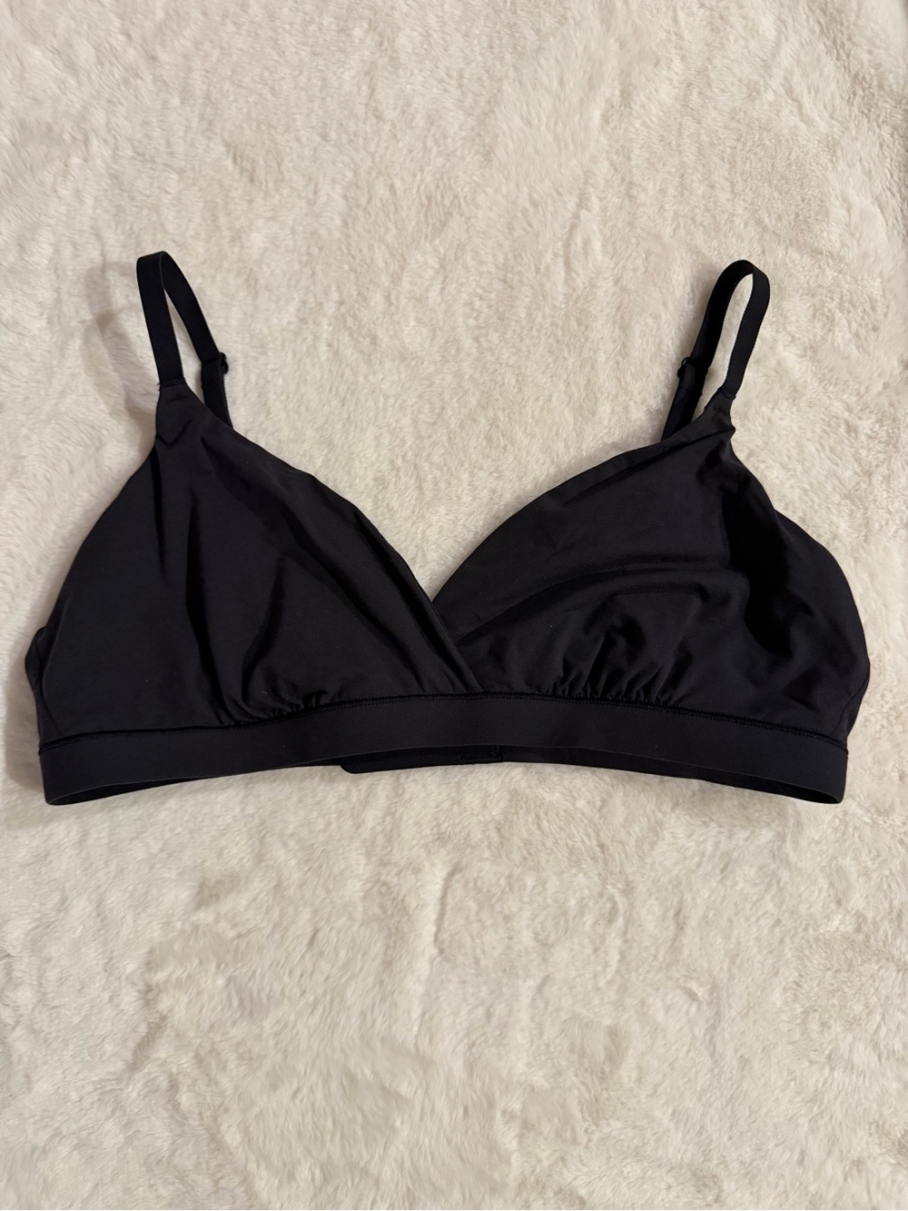 NWOT SKIMS Black Fits Everybody Wireless Triangle Bralette Size Medium 36C